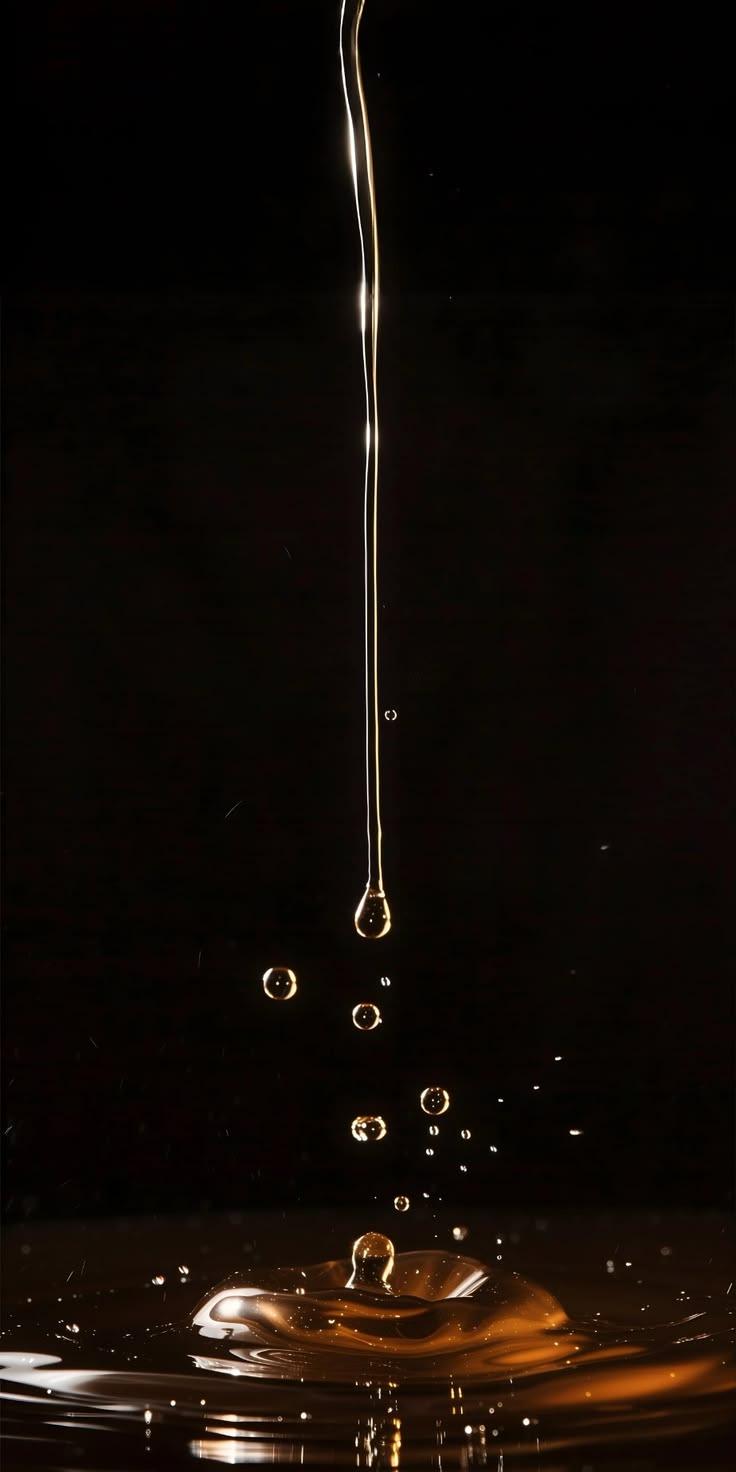 Liquid Gold Drop Wallpaper